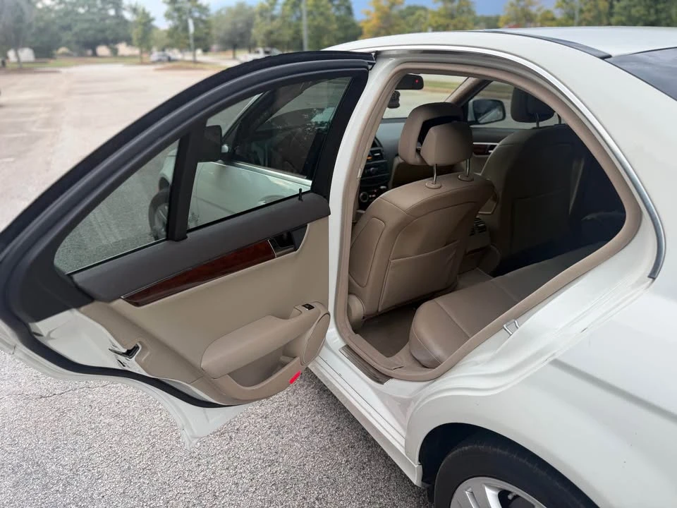 2009 Mercedes-Benz W204 C-Class - Image 15 of 20