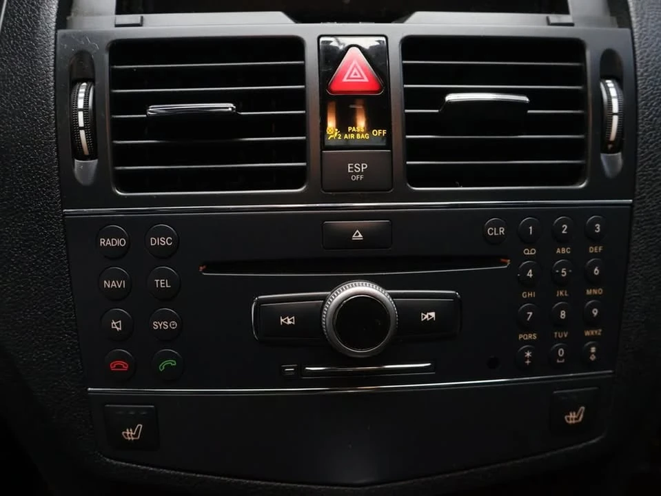 2009 Mercedes-Benz W204 C-Class - Image 17 of 19