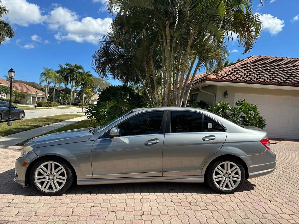 2009 Mercedes-Benz W204 C-Class - Image 10 of 14