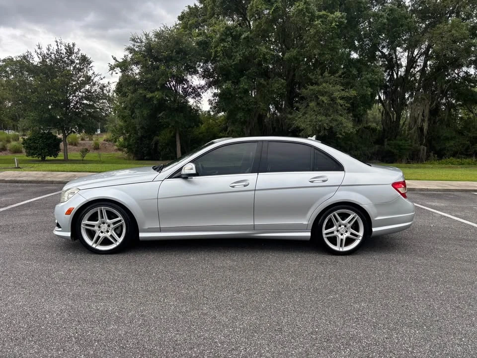 2009 Mercedes-Benz W204 C-Class - Image 2 of 17