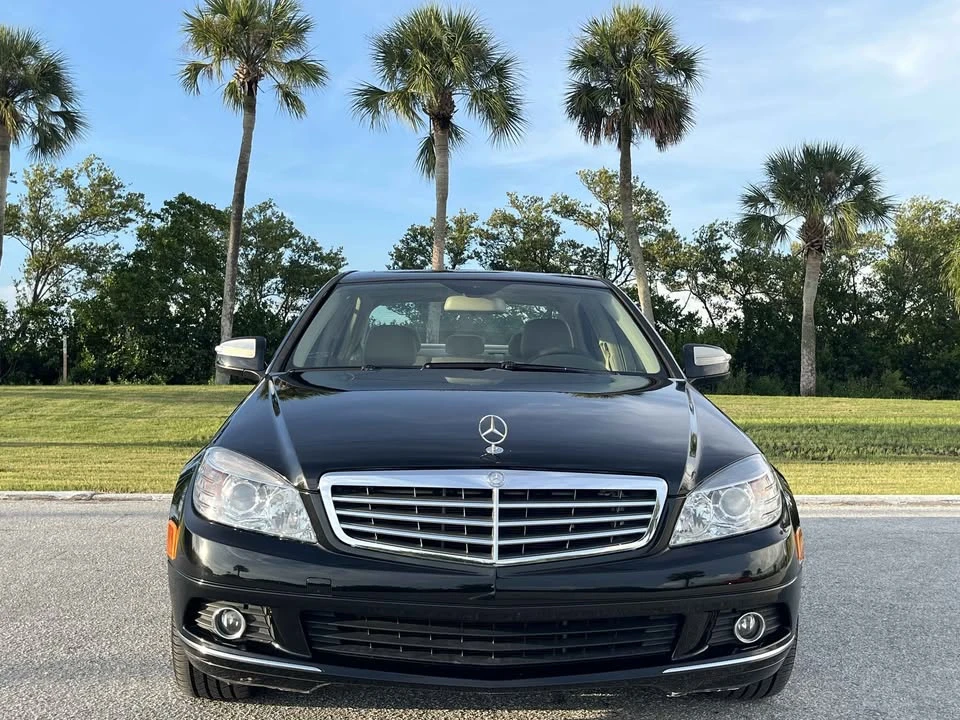 2009 Mercedes-Benz W204 C-Class - Image 2 of 19