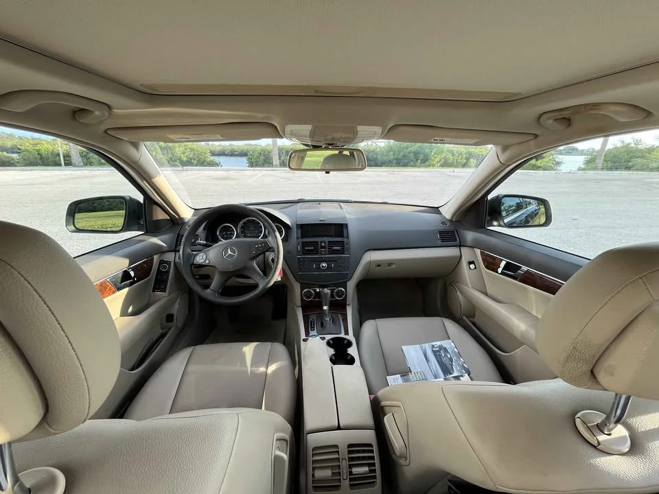 2009 Mercedes-Benz W204 C-Class - Image 10 of 19