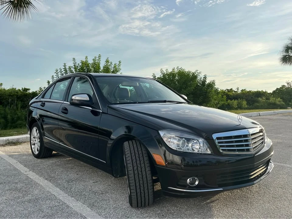 2009 Mercedes-Benz W204 C-Class - Image 2 of 20