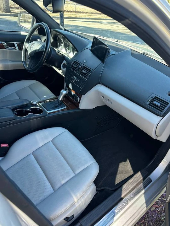2009 Mercedes-Benz W204 C-Class - Image 7 of 9