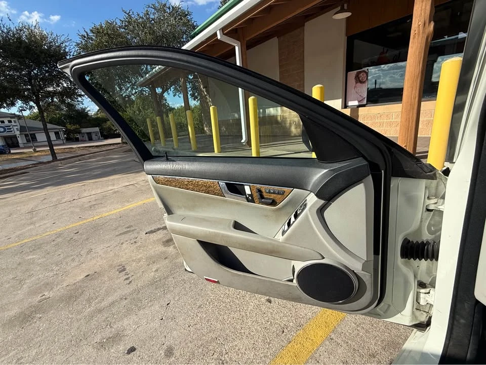 2009 Mercedes-Benz W204 C-Class - Image 4 of 9
