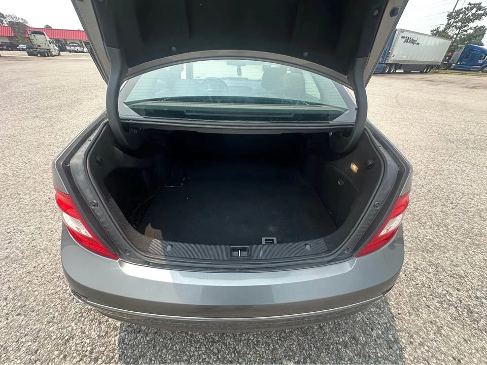 2009 Mercedes-Benz W204 C-Class - Image 8 of 10