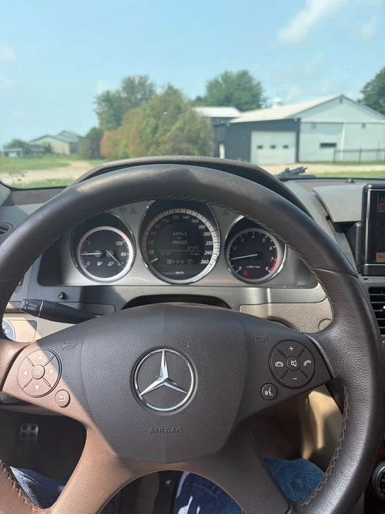 2009 Mercedes-Benz W204 C-Class - Image 2 of 8