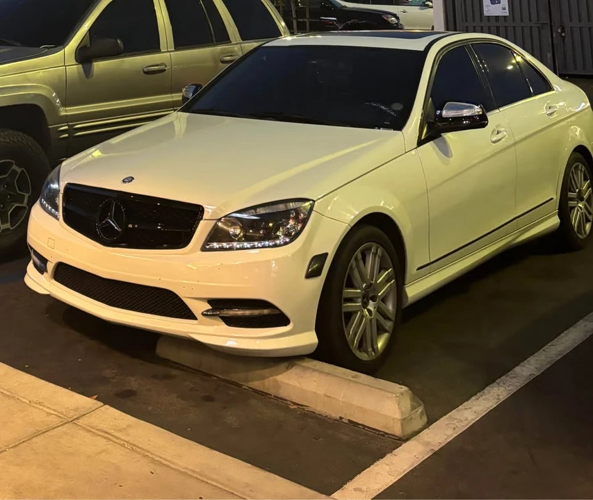 2009 Mercedes-Benz W204 C-Class - Image 2 of 2