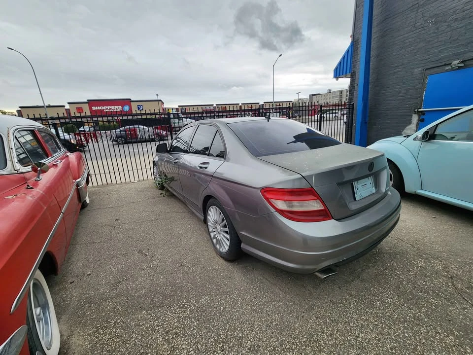 2009 Mercedes-Benz W204 C-Class - Image 2 of 3