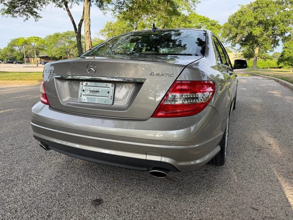 2009 Mercedes-Benz W204 C-Class - Image 13 of 31