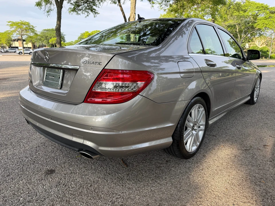 2009 Mercedes-Benz W204 C-Class - Image 15 of 31