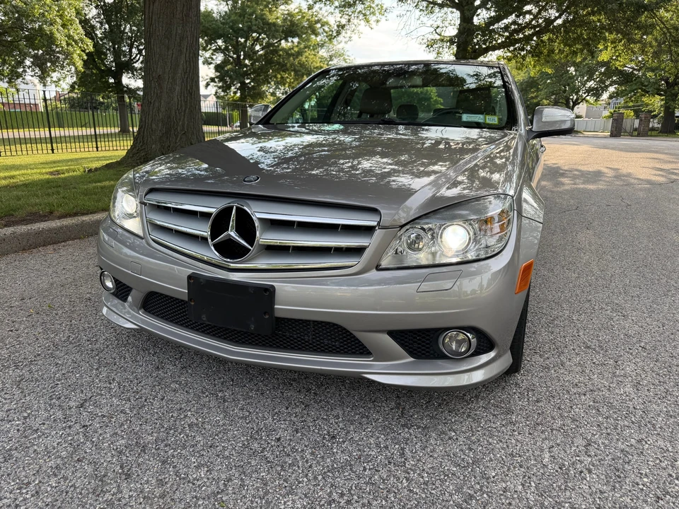 2009 Mercedes-Benz W204 C-Class - Image 2 of 31