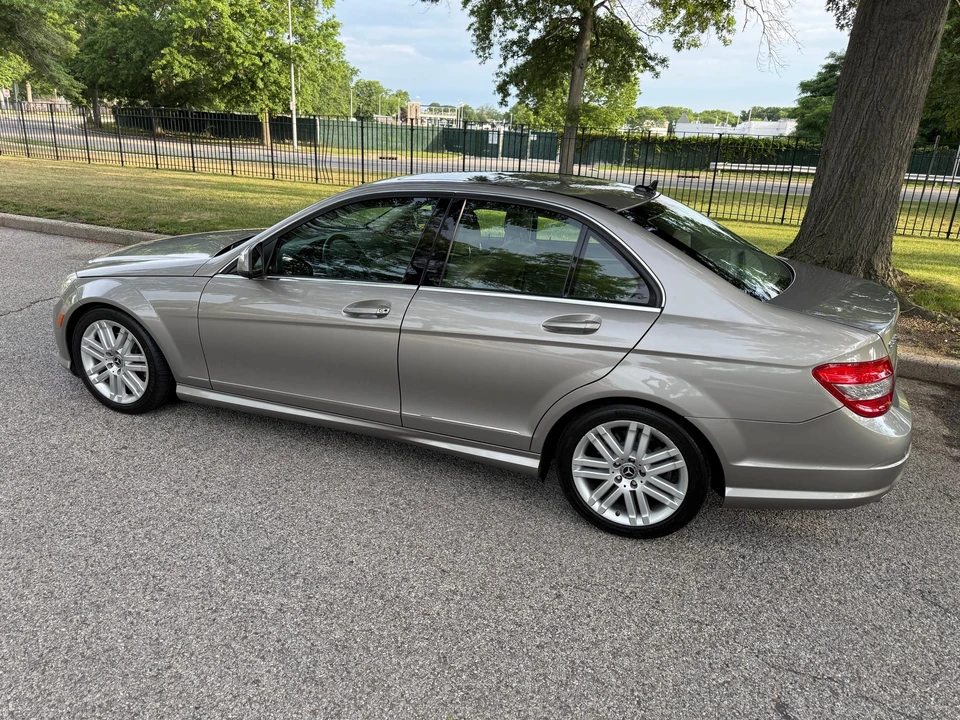 2009 Mercedes-Benz W204 C-Class - Image 7 of 31