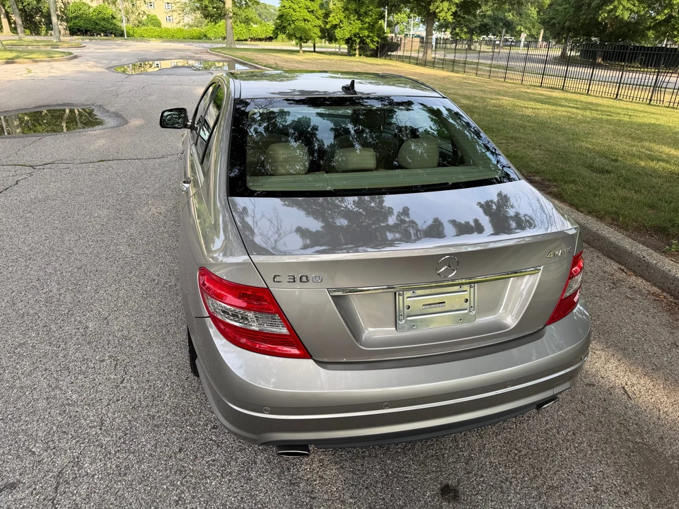 2009 Mercedes-Benz W204 C-Class - Image 9 of 31