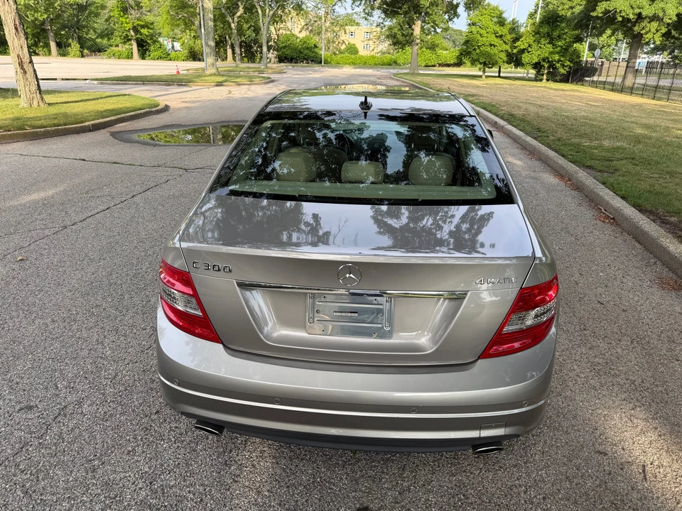 2009 Mercedes-Benz W204 C-Class - Image 12 of 31