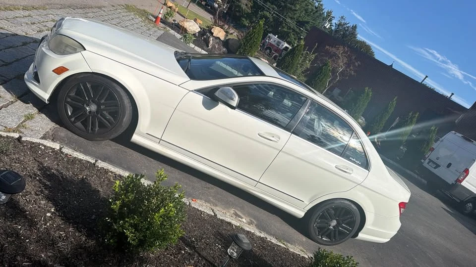 2009 Mercedes-Benz W204 C-Class - Image 2 of 9