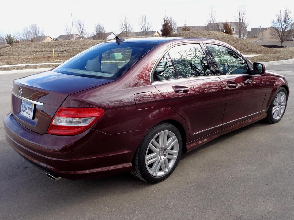 2009 Mercedes-Benz W204 C-Class - Image 4 of 31