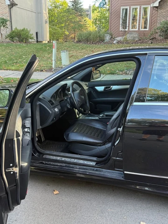 2009 Mercedes-Benz W204 C-Class - Image 2 of 5