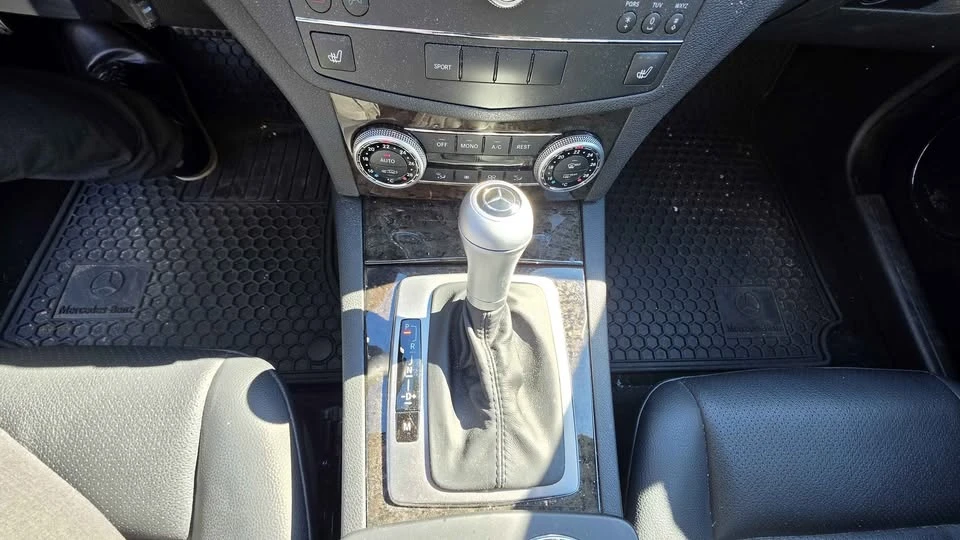 2009 Mercedes-Benz W204 C-Class - Image 13 of 15