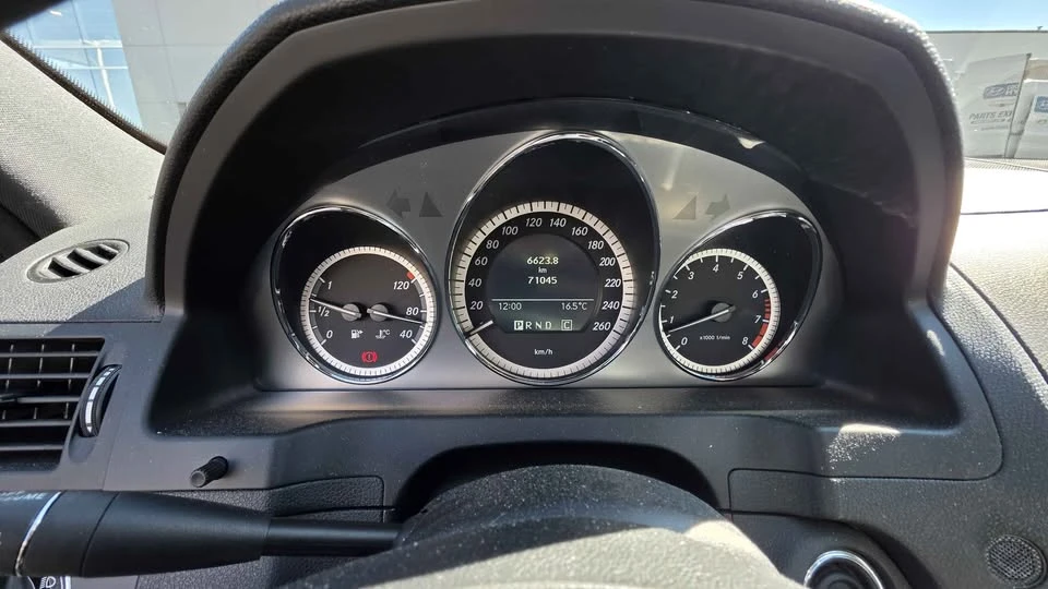 2009 Mercedes-Benz W204 C-Class - Image 10 of 15