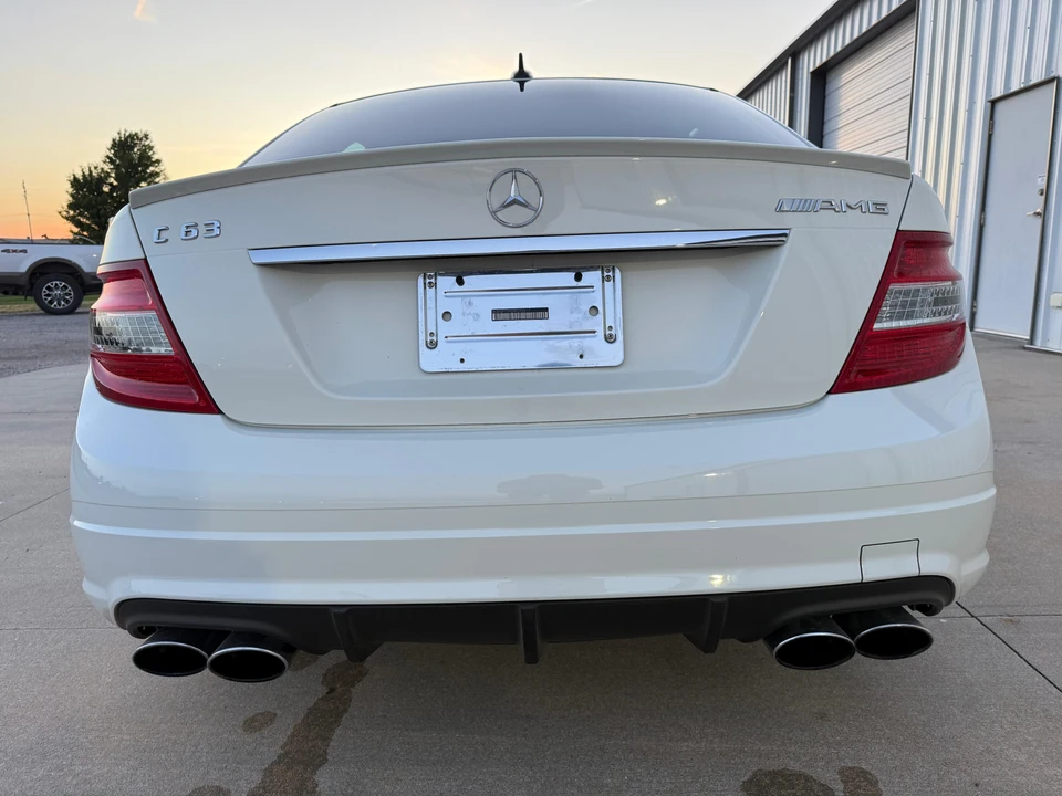 2009 Mercedes-Benz W204 C 63 AMG - Image 10 of 31