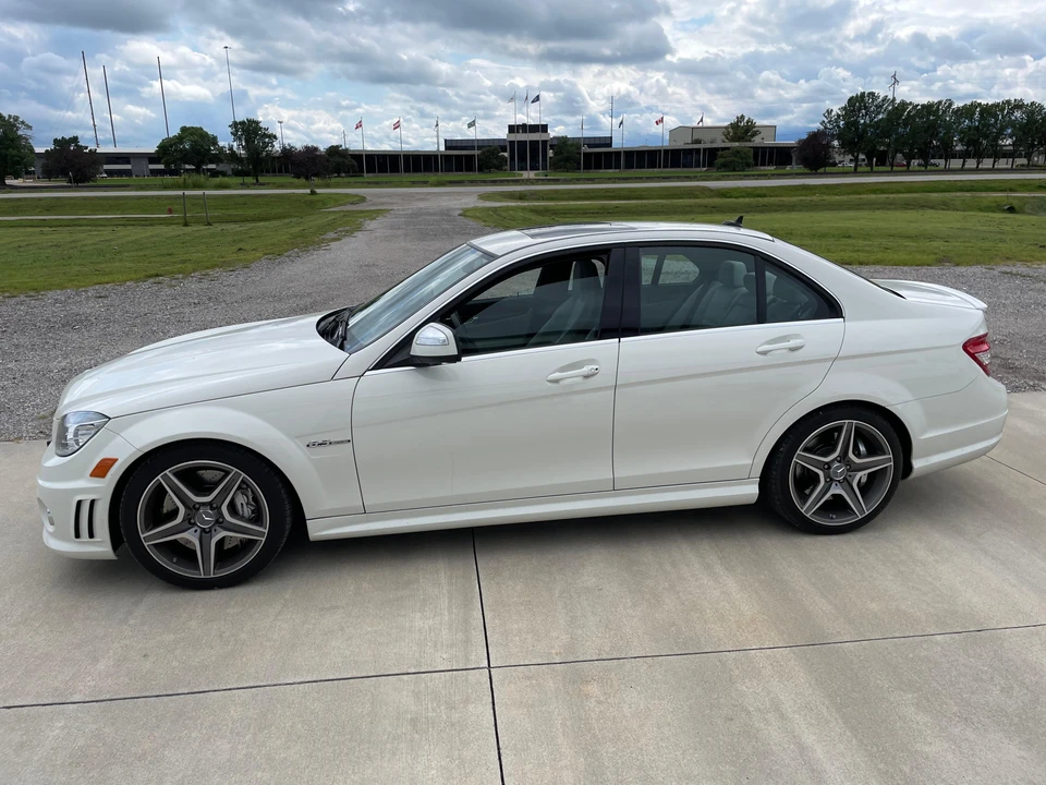 2009 Mercedes-Benz W204 C 63 AMG - Image 8 of 31