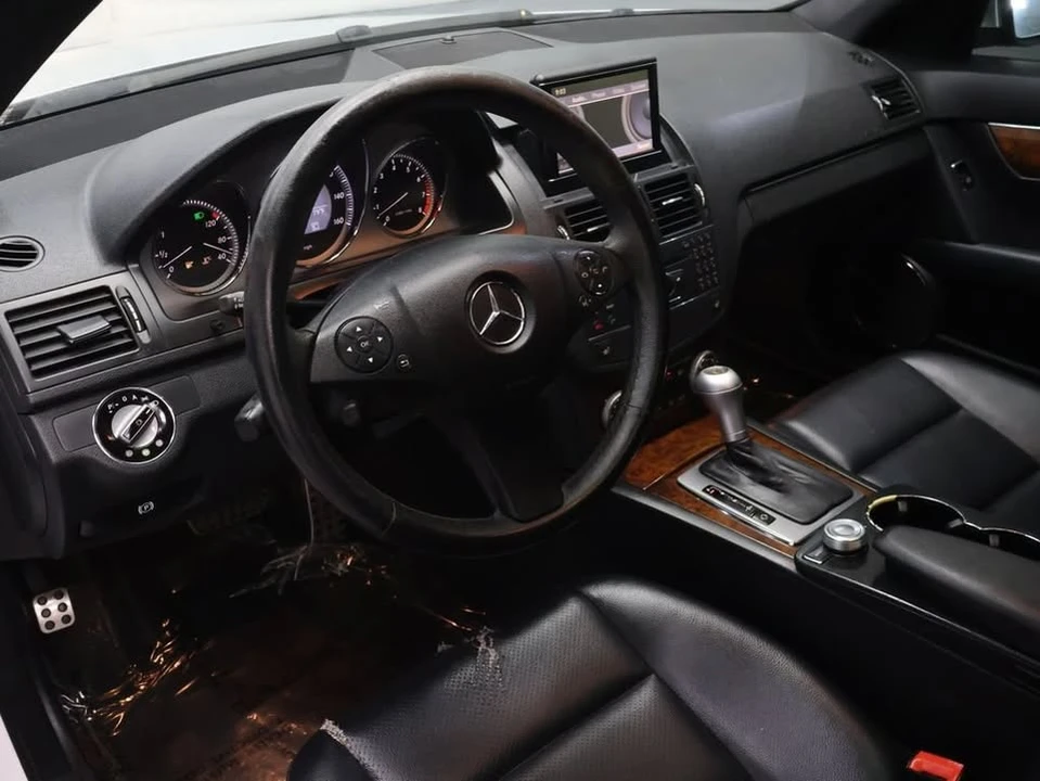 2009 Mercedes-Benz W204 C-Class - Image 11 of 15