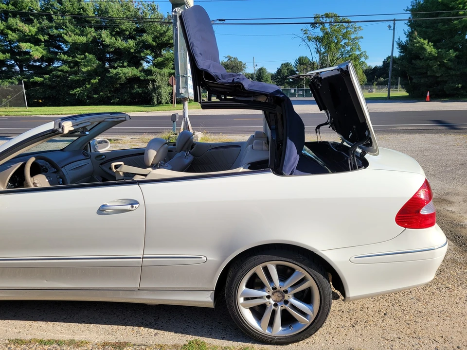 2009 Mercedes-Benz C209/A209 CLK-Class - Image 17 of 31