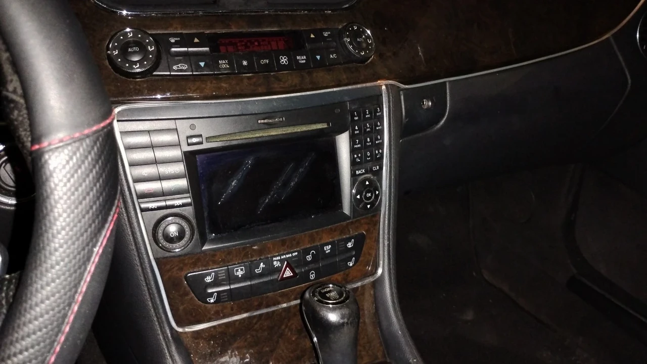 2009 Mercedes-Benz C219 CLS-Class - Image 17 of 19
