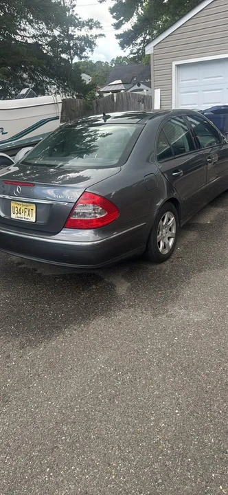 2009 Mercedes-Benz W211 E-Class - Image 2 of 2