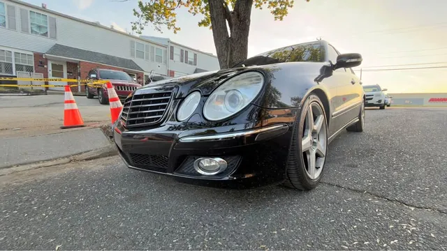 2009 Mercedes-Benz E-Class E 350 4MATIC Sedan 4D