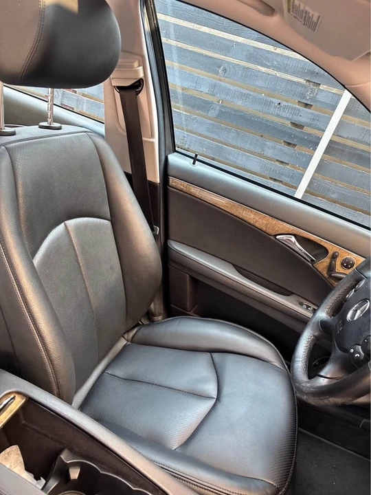 2009 Mercedes-Benz W212 E-Class - Image 2 of 14