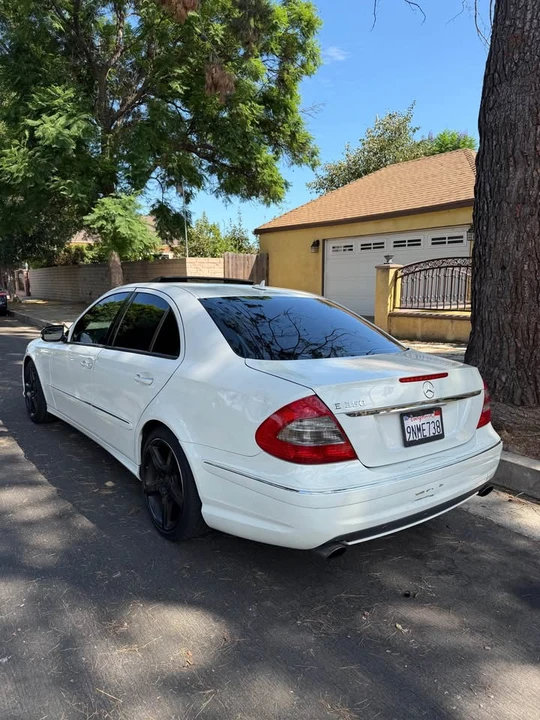 2009 Mercedes-Benz W212 E-Class - Image 10 of 16