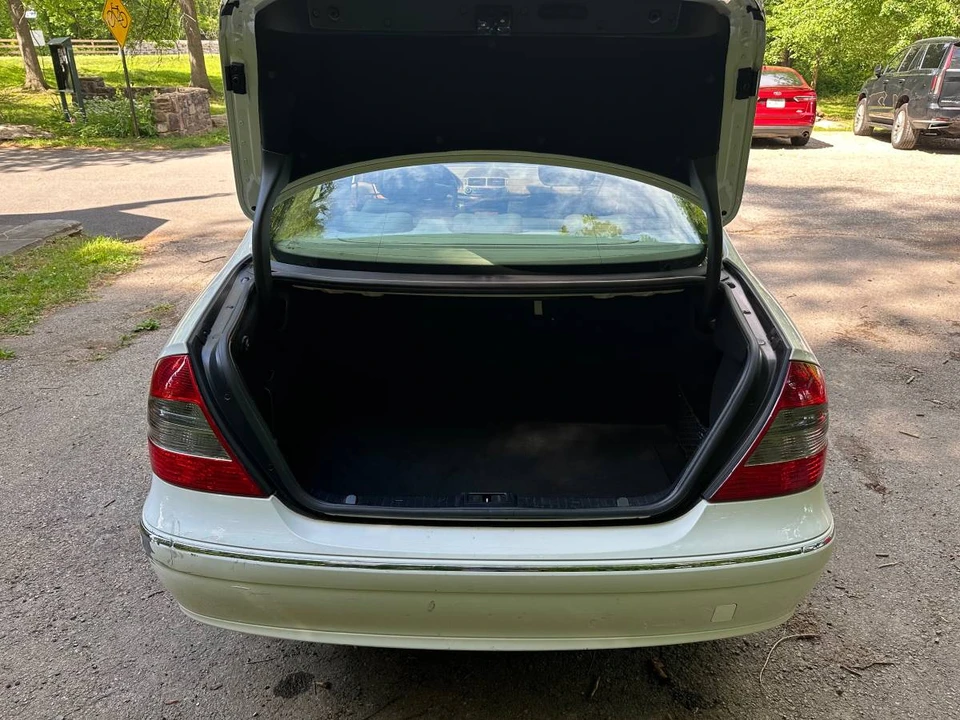 2009 Mercedes-Benz W212 E-Class - Image 18 of 21