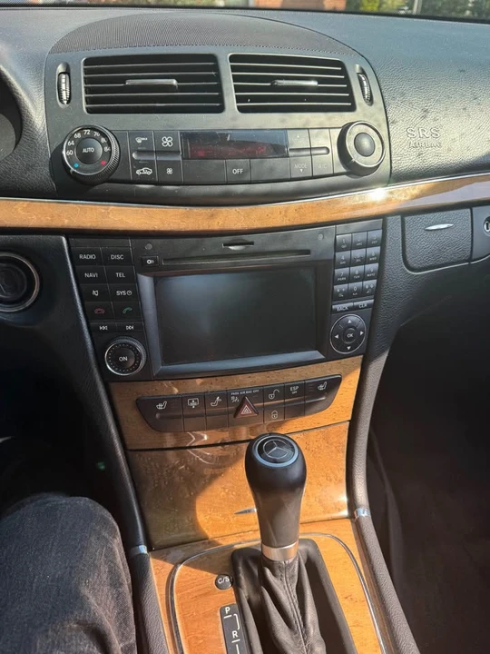 2009 Mercedes-Benz W211 E-Class - Image 10 of 16