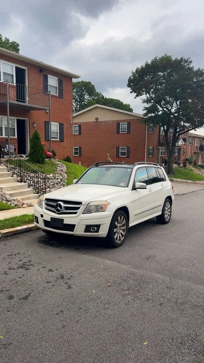 2009 Mercedes-Benz GLK-Class - Image 2 of 2