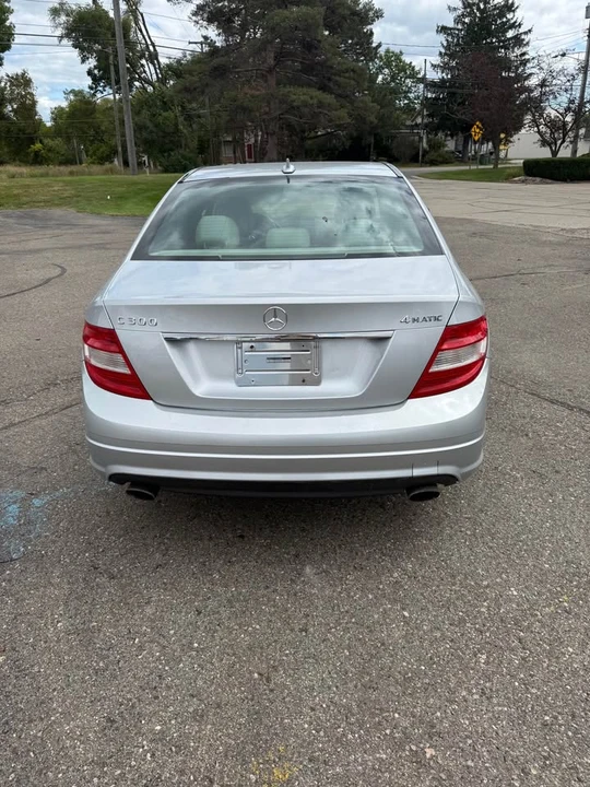 2009 Mercedes-Benz - Image 4 of 7