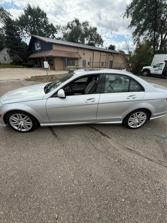 2009 Mercedes-Benz - Image 2 of 7