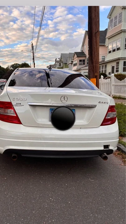 2009 Mercedes-Benz W204 C-Class - Image 2 of 10