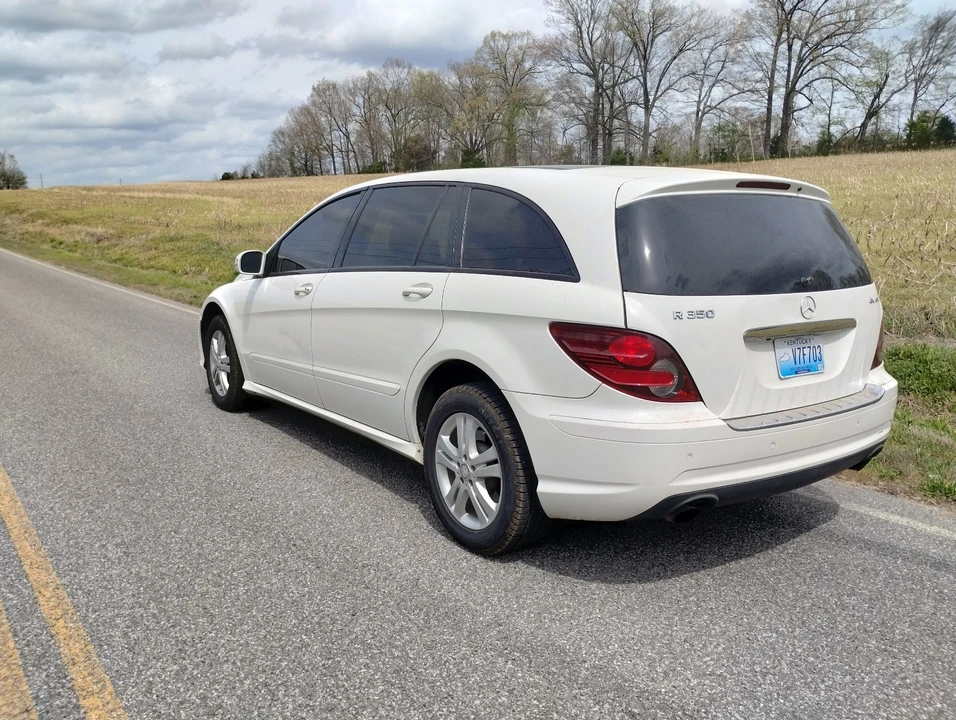 2009 Mercedes-Benz W251 R-Class - Image 2 of 21