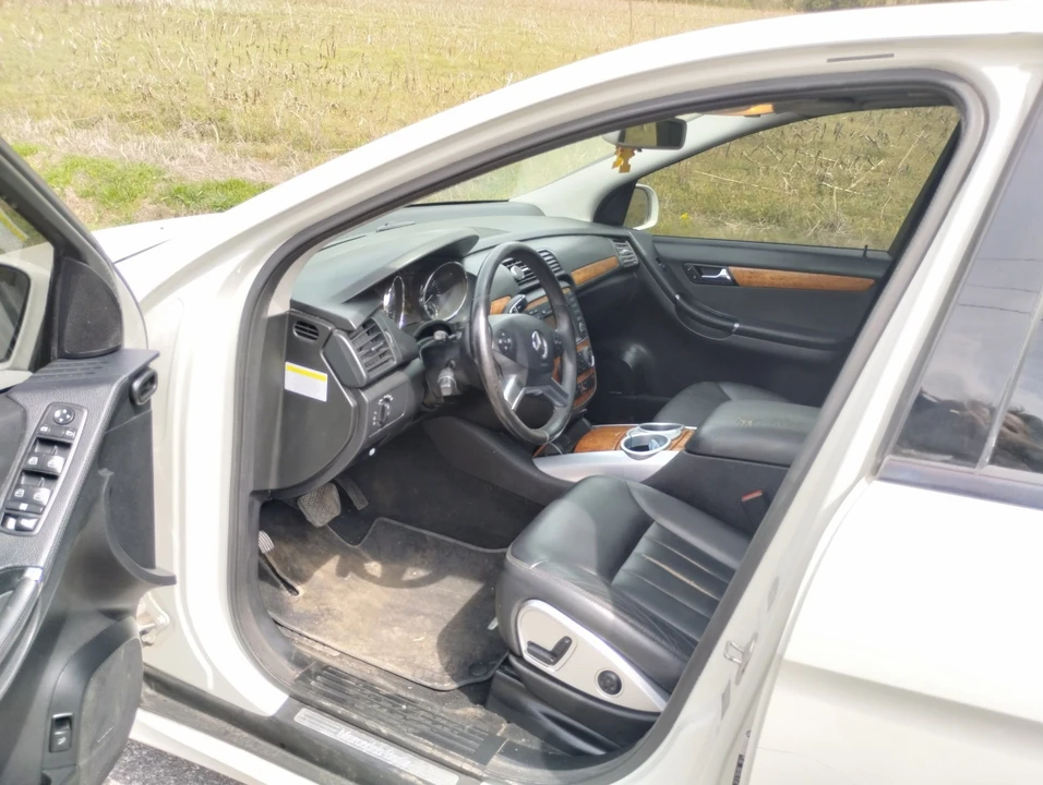 2009 Mercedes-Benz W251 R-Class - Image 16 of 21