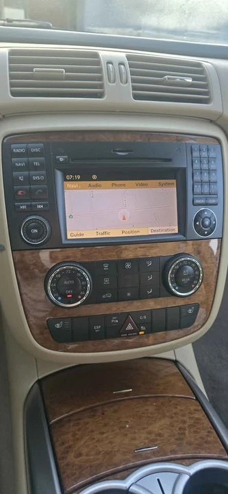 2009 Mercedes-Benz W251 R-Class - Image 12 of 16