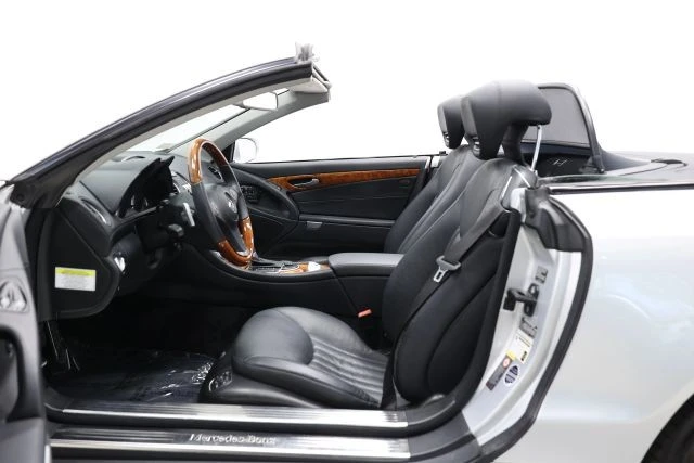 2009 Mercedes-Benz R230 SL-Class - Image 13 of 31