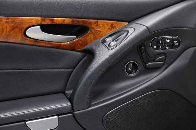 2009 Mercedes-Benz R230 SL-Class - Image 11 of 31