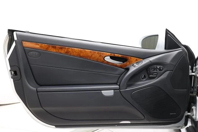 2009 Mercedes-Benz R230 SL-Class - Image 10 of 31