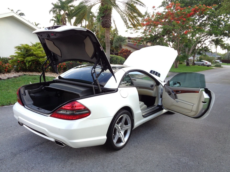 2009 Mercedes-Benz R230 SL 55 & SL 63 & SL 65 AMG - Image 10 of 29