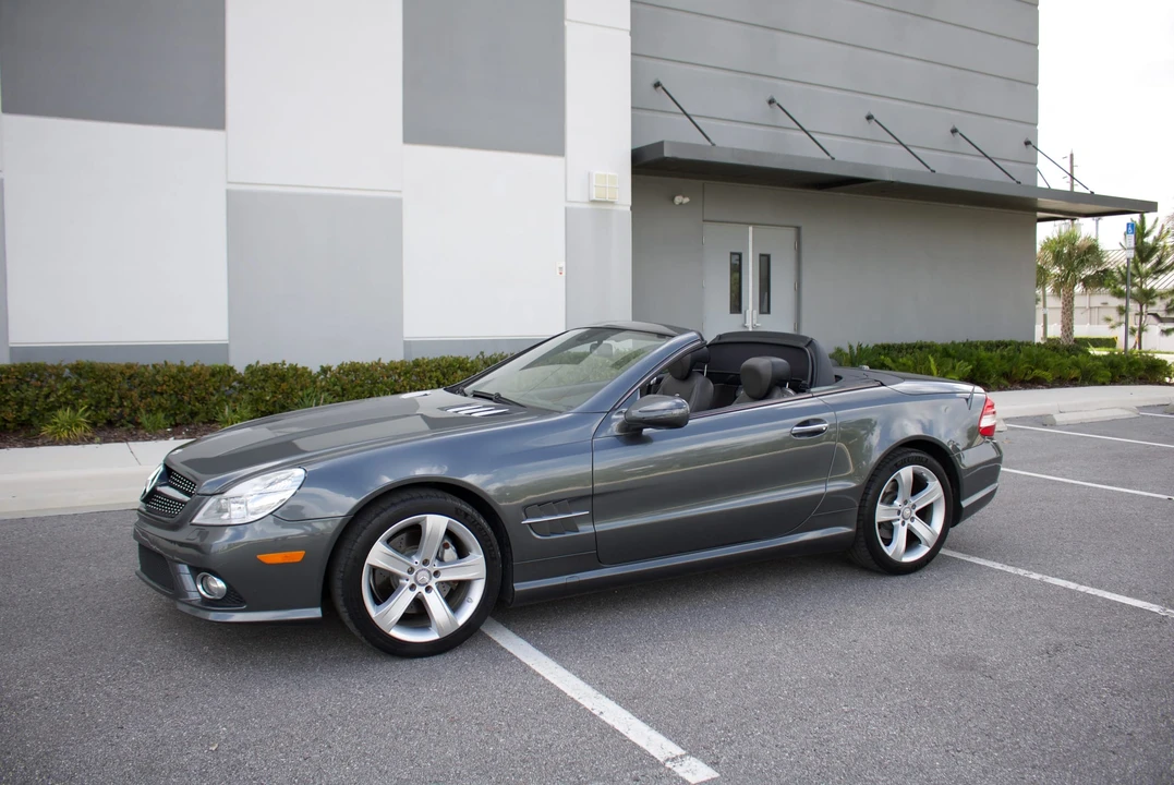 2009 Mercedes-Benz R230 SL-Class - Image 2 of 31