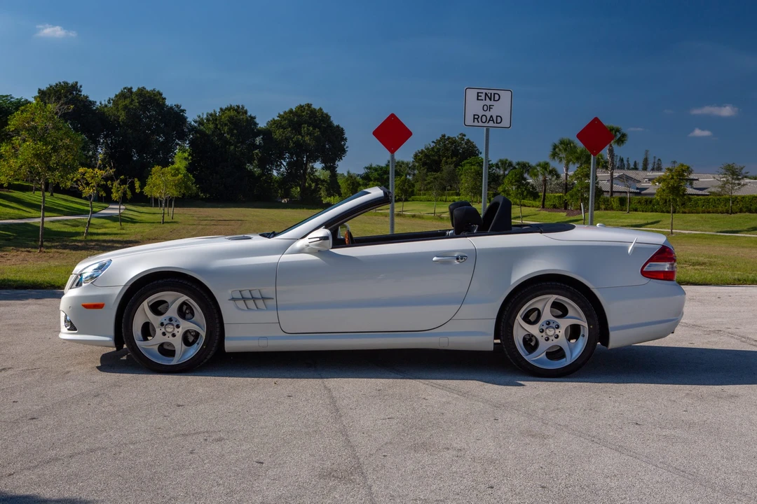 2009 Mercedes-Benz R230 SL-Class - Image 8 of 31