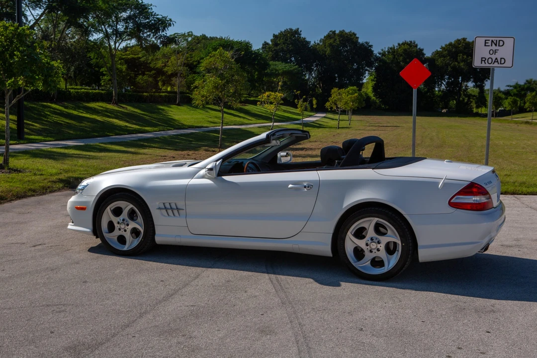 2009 Mercedes-Benz R230 SL-Class - Image 10 of 31