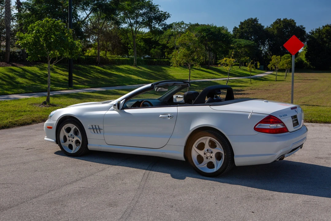 2009 Mercedes-Benz R230 SL-Class - Image 11 of 31